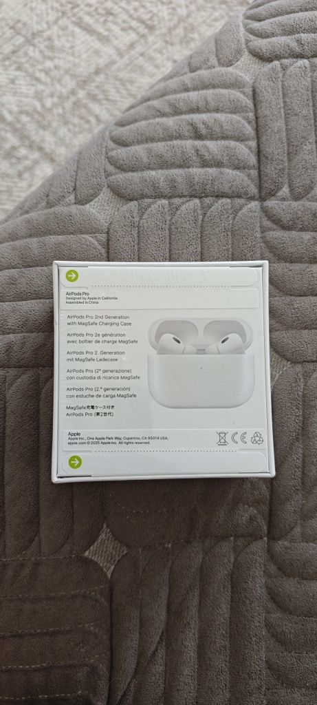Продам новый AirPods (2nd generation) оригинал