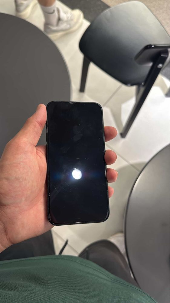 Продается новый Iphone 13