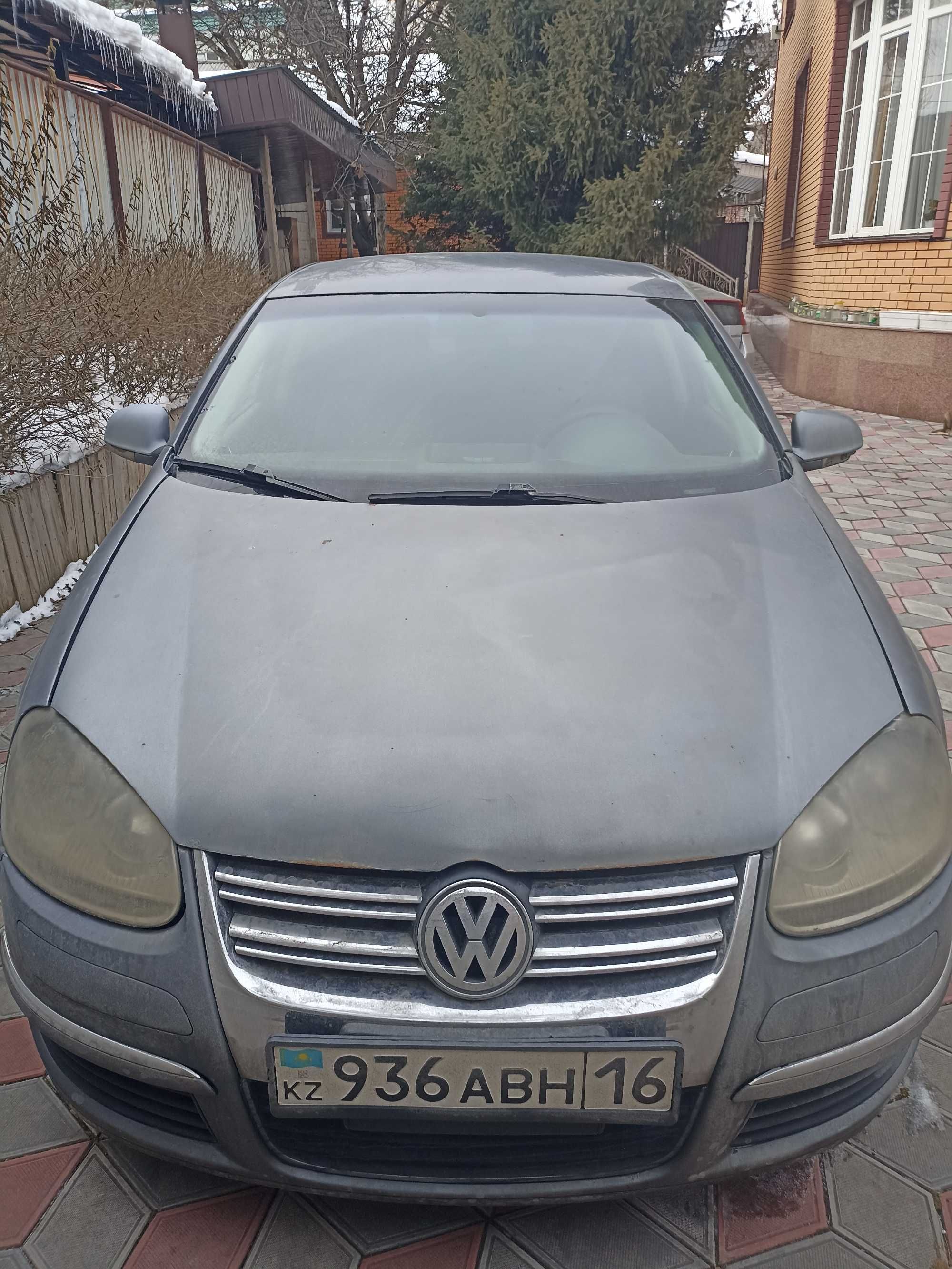 автомобиль марки Volkswagen Jetta 2008 г