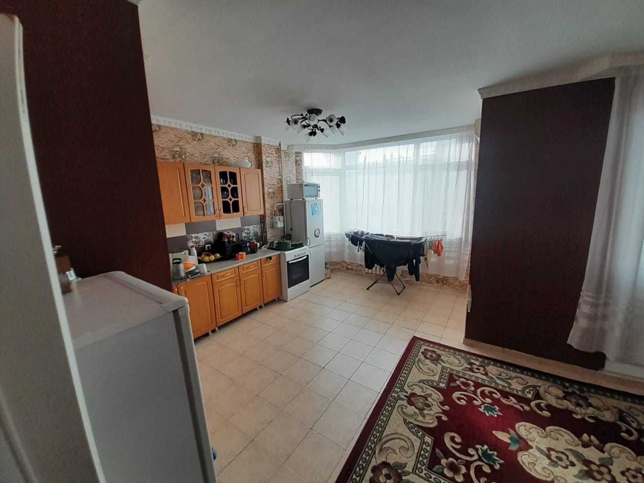 продам 2 комнатную   квартиру 88 кв.м