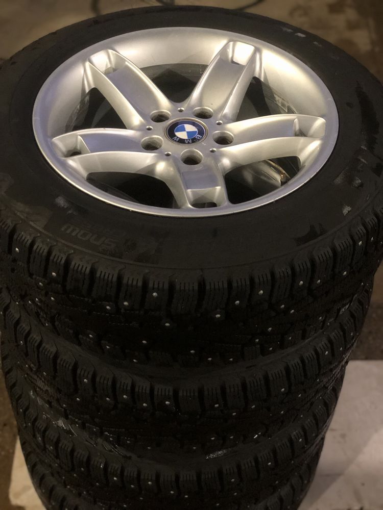 Диски с резиной зима на BMW
