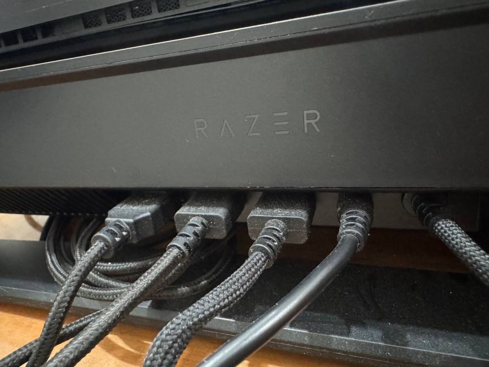 Охлаждающая подставка с турбиной Razer