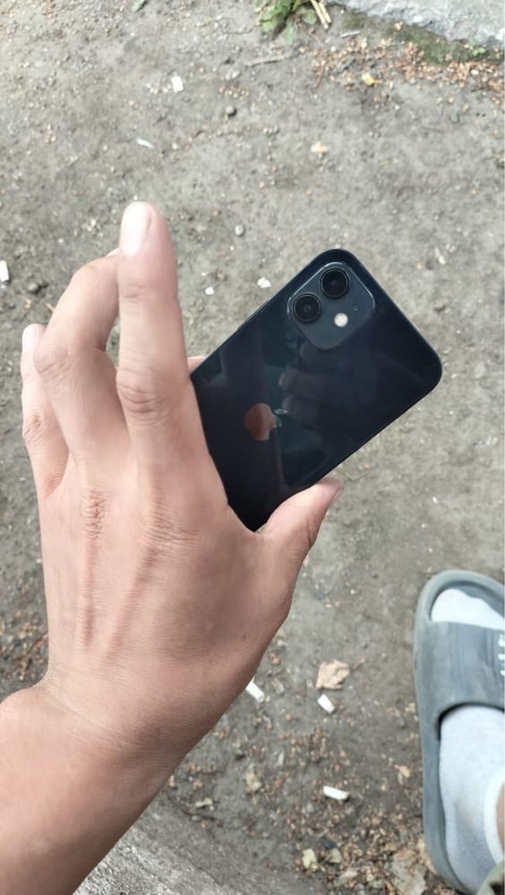 Iphone 12  обмен смоей доплату