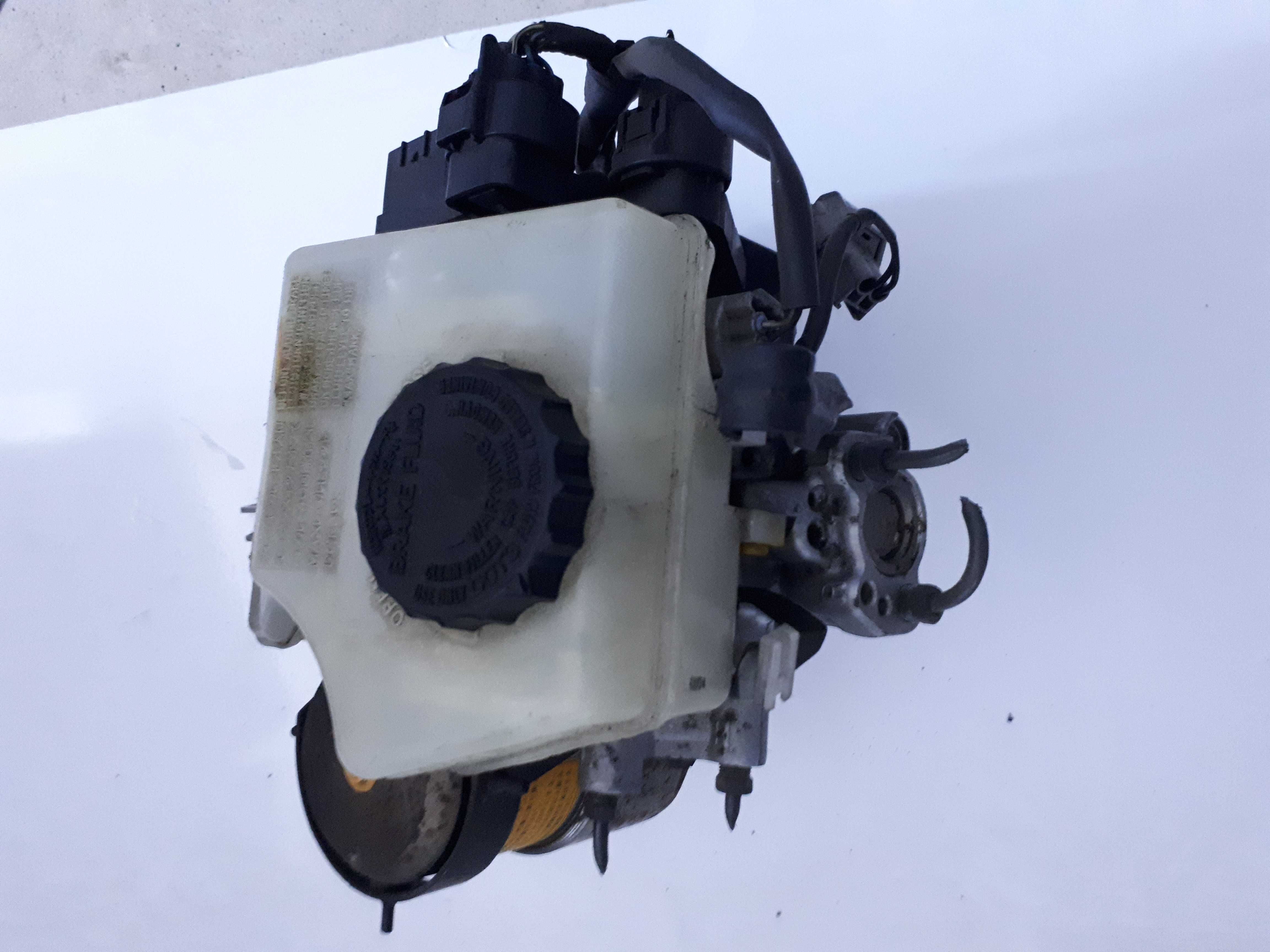 ABS в сборе на Toyota Land Cruiser 100GX, 100VX