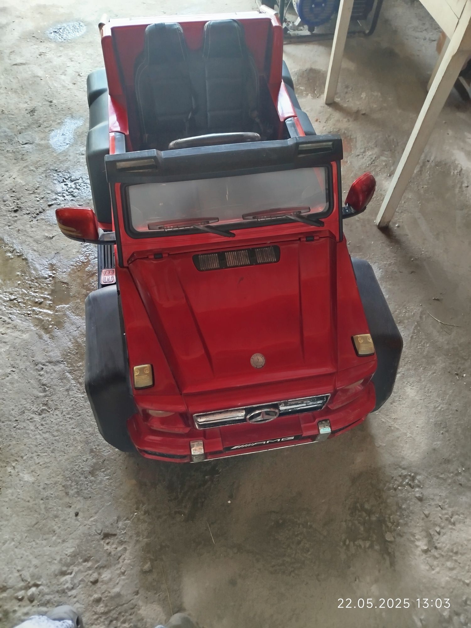 Продам детскую машину.