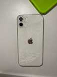 iPhone 11 продаю в хорошем состоянии