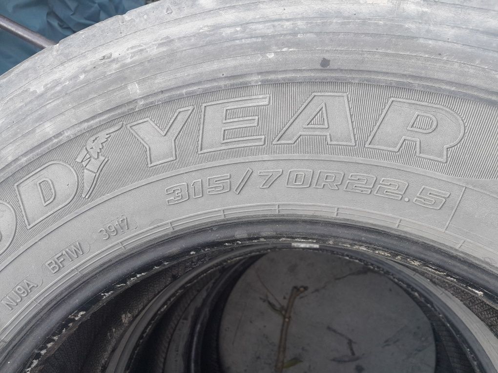 Продам шины 315 на 70