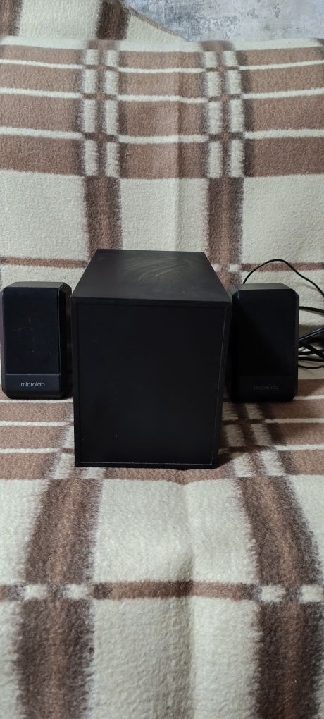Продам акустическую систему Microlab