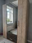 Шкаф классный есть зеркала