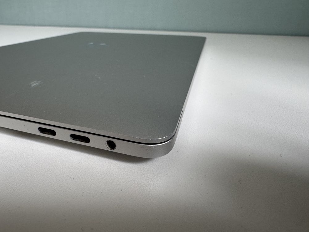 Macbook Pro 2017 TouchBar 512 Gb
