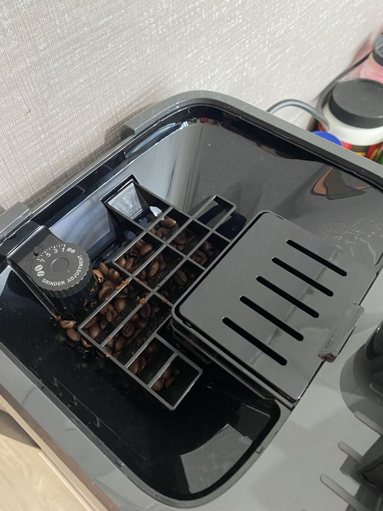 Продам Delonghi Magnifica Plus