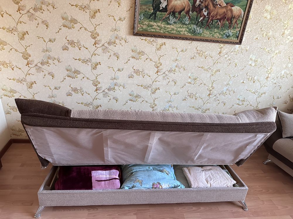 Продам  два дивана