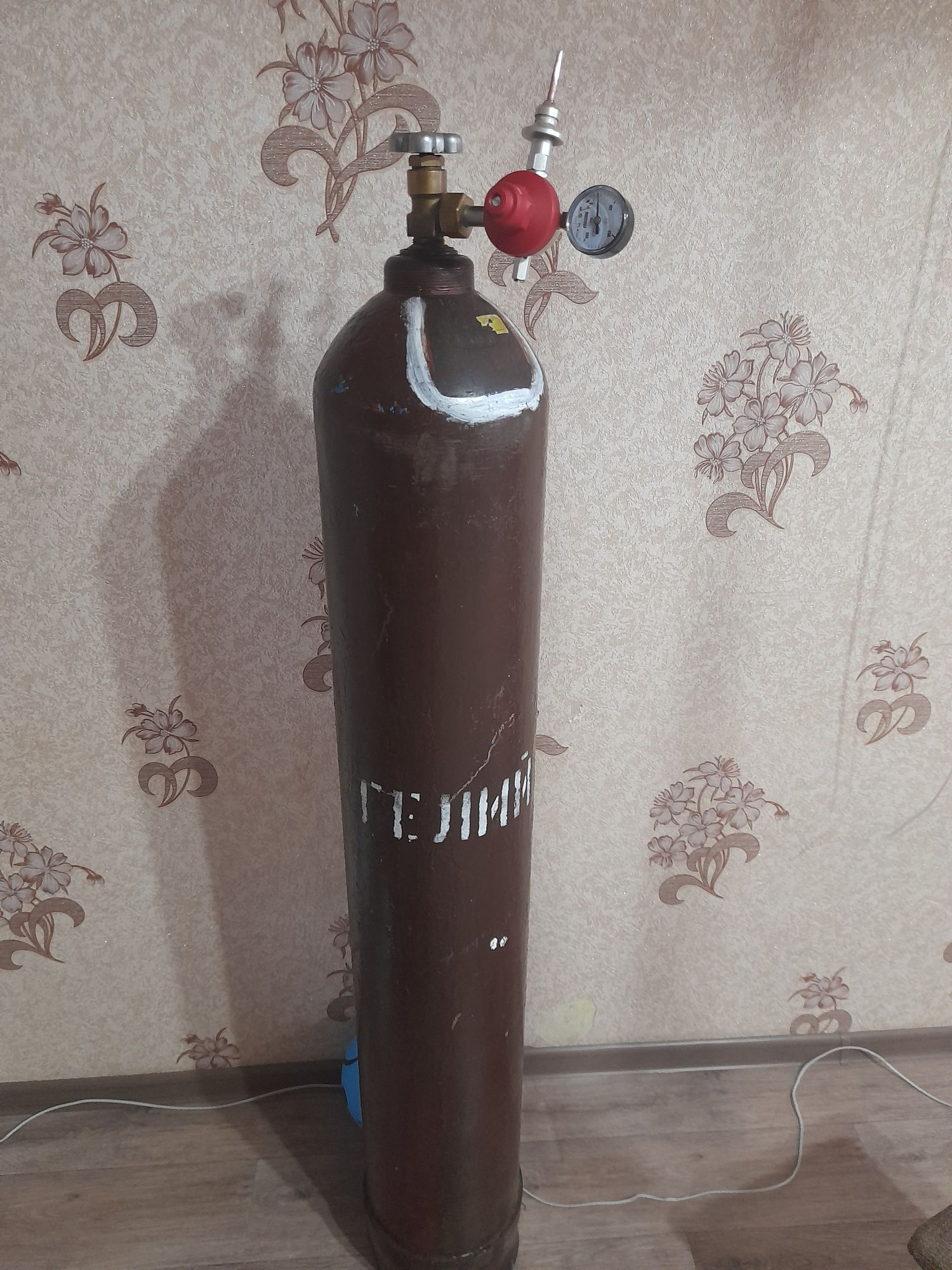 Гелиевый баллон продам