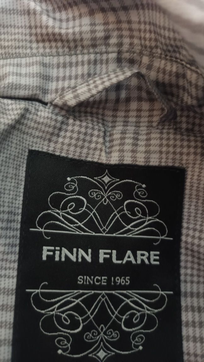 Плащ  тренч фирмы Finn Flare
