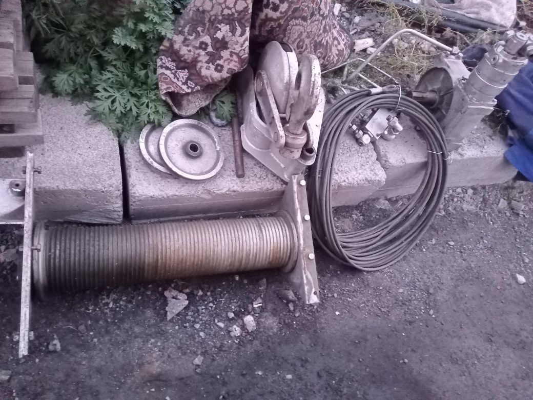 Лебёдка продам 9 т