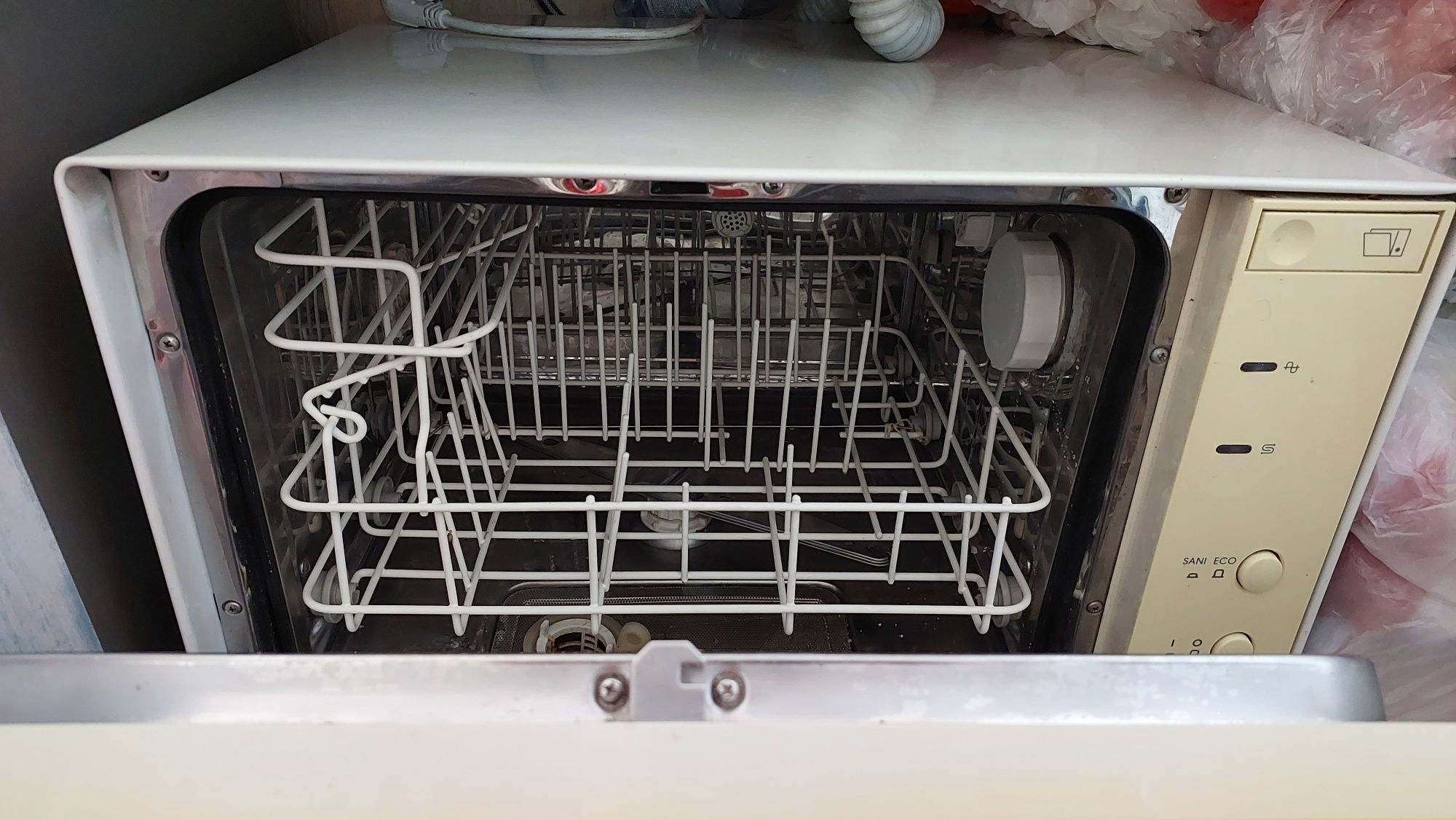 Продам посудомойку Zanussi б/у в рабочем состоянии