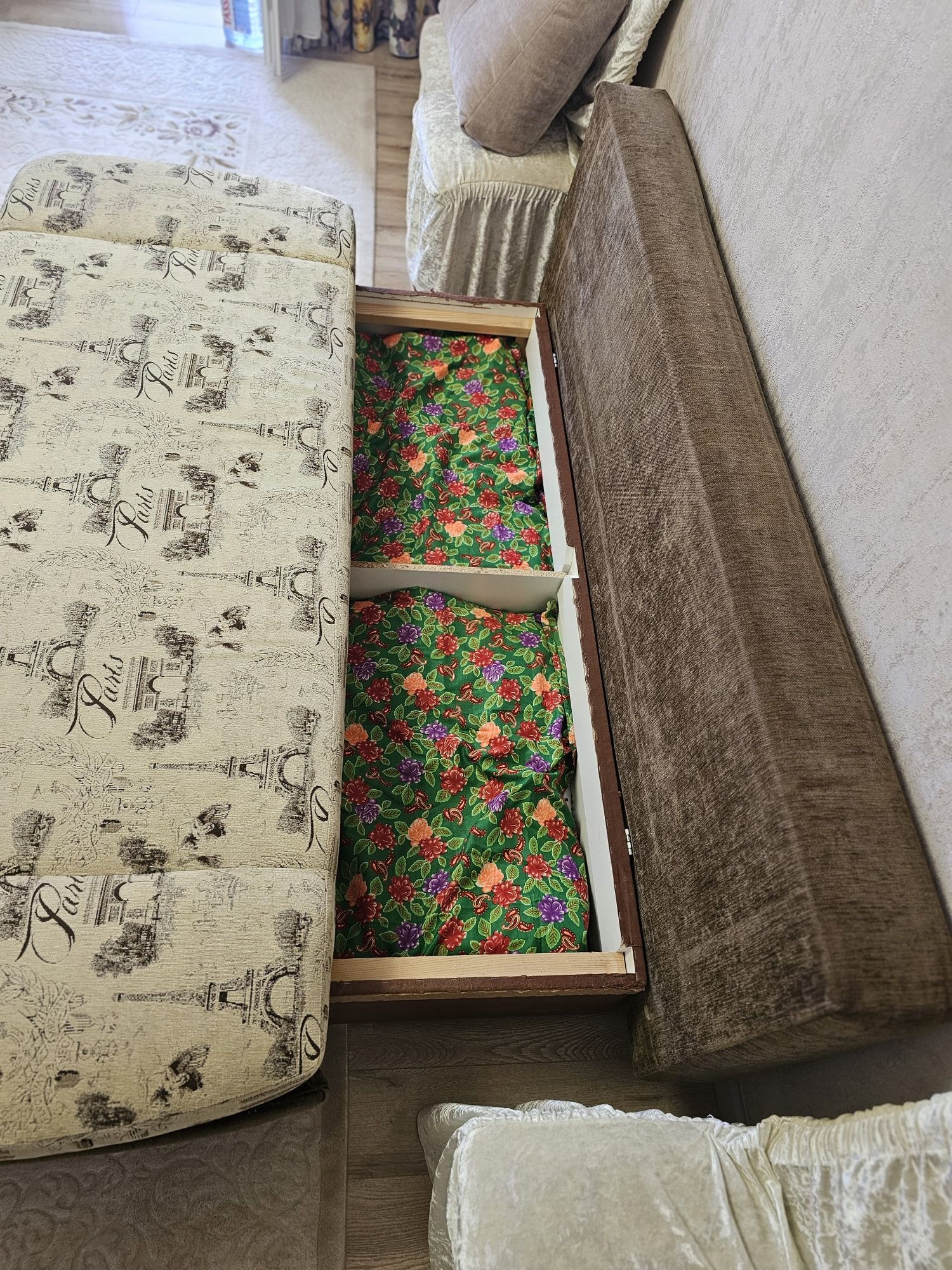 Продаётся чистый ухоженный мягкий диван раскладной.