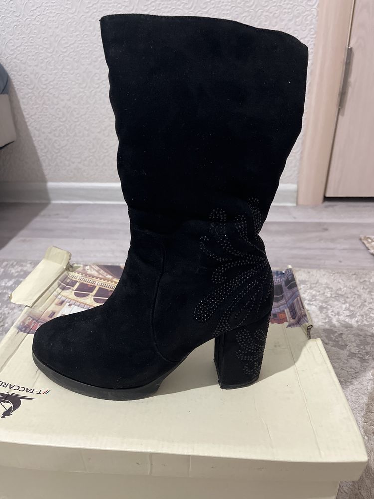 Продается женские сапоги рр 38