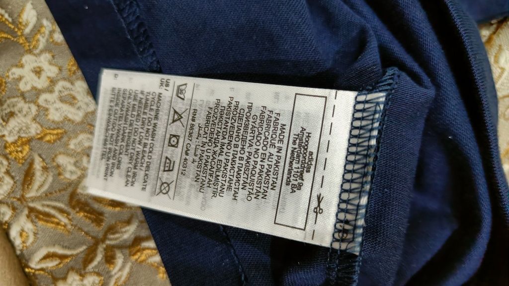 Футболка Adidas продам