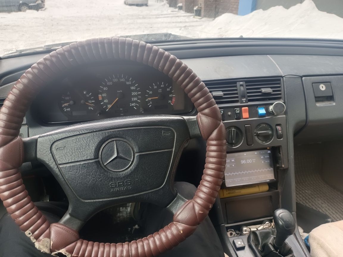 Продаю мерс С180