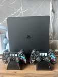 Продам PlayStation 4 slim 1TB