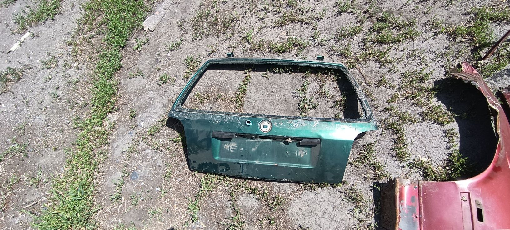Задняя дверь (крышка багажника) VW Golf 3