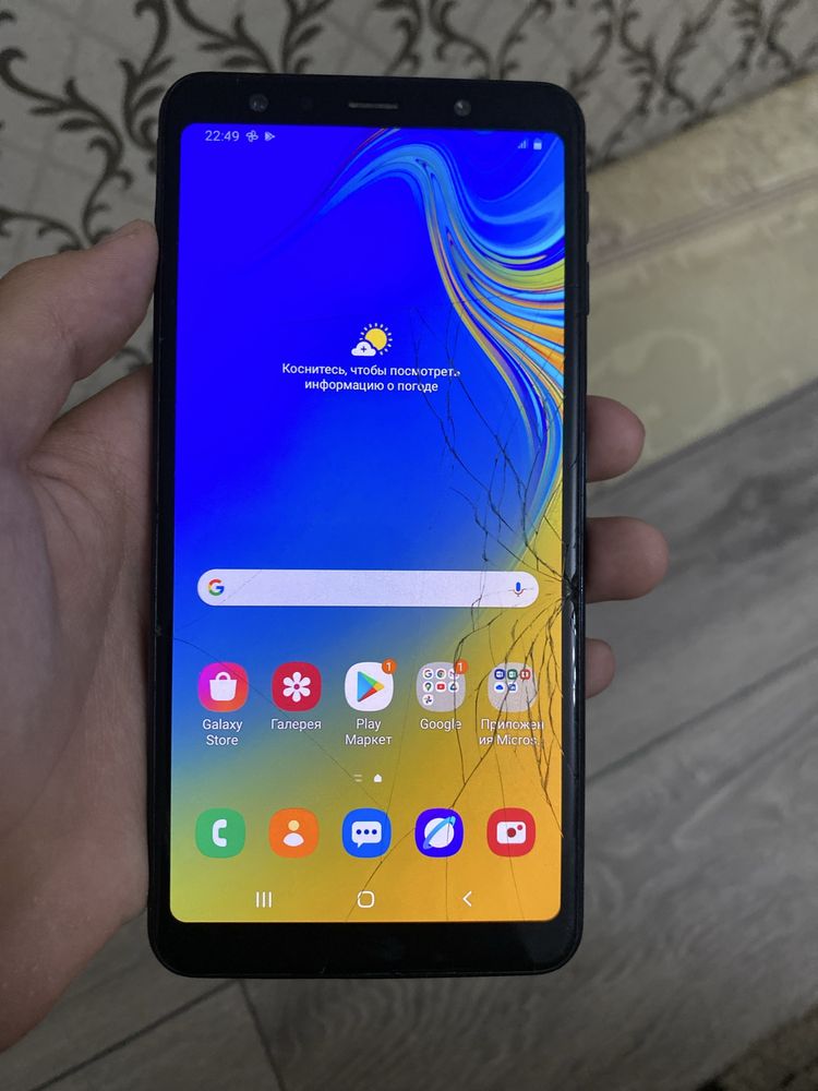 Samsung A7 2018 в неплохом состояний