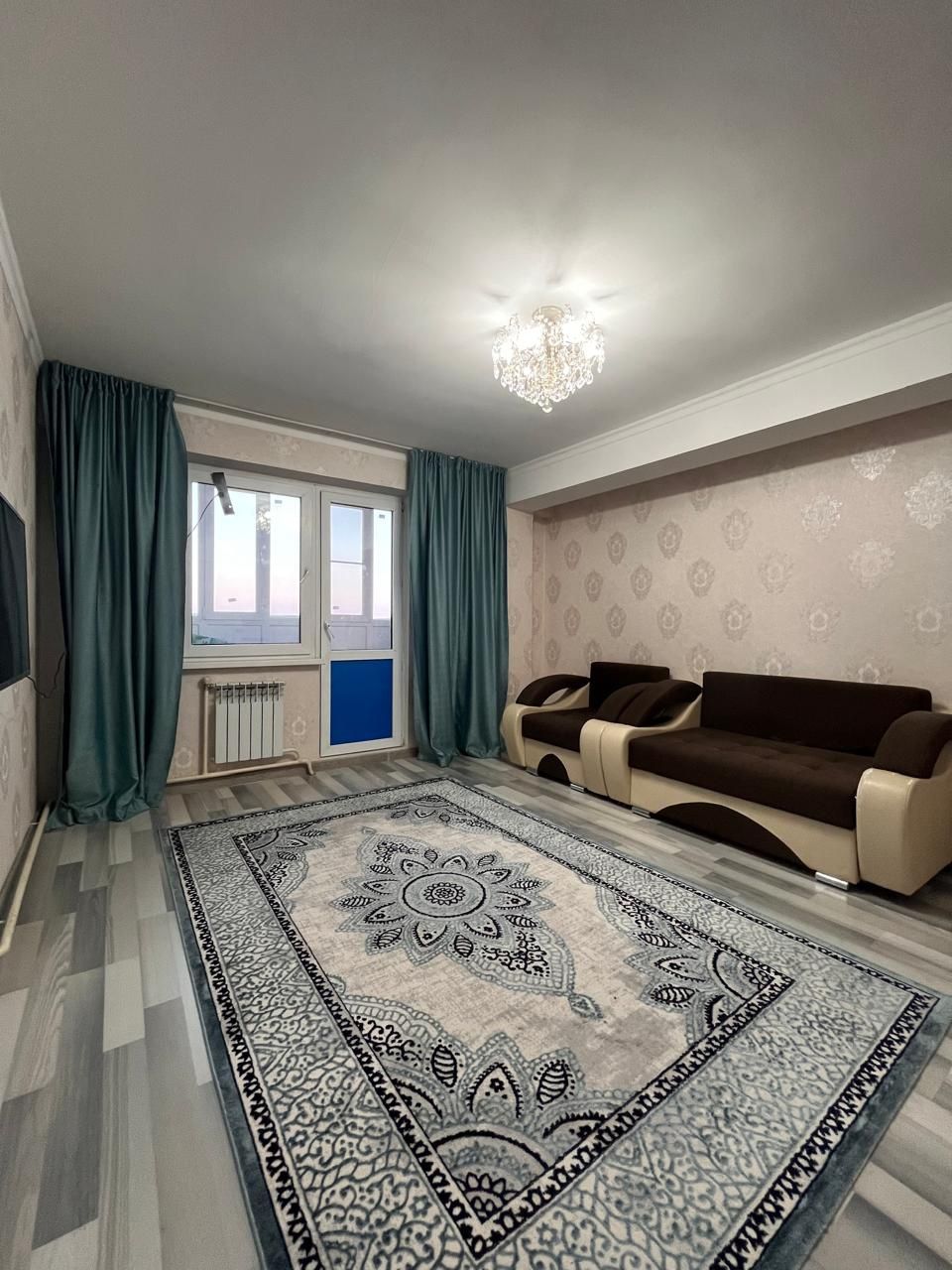 Продам 3-комнатную квартиру с ремонтом и мебелью. Аль-Фараби 40. КШТ.