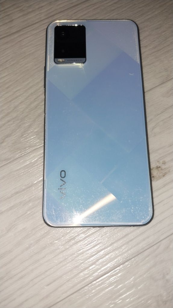 Телефон vivo y21