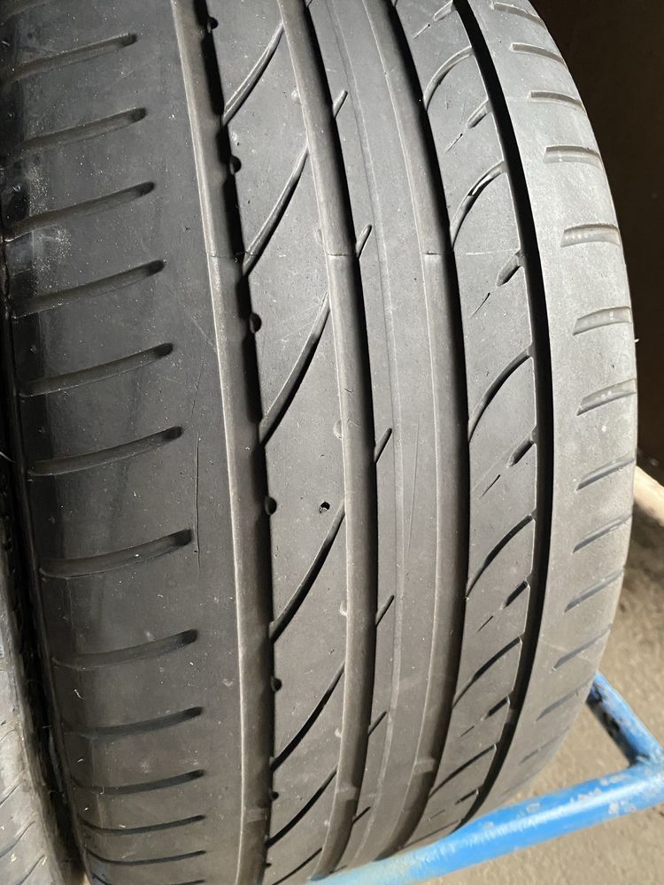 235/35/19 пара бу сайлун