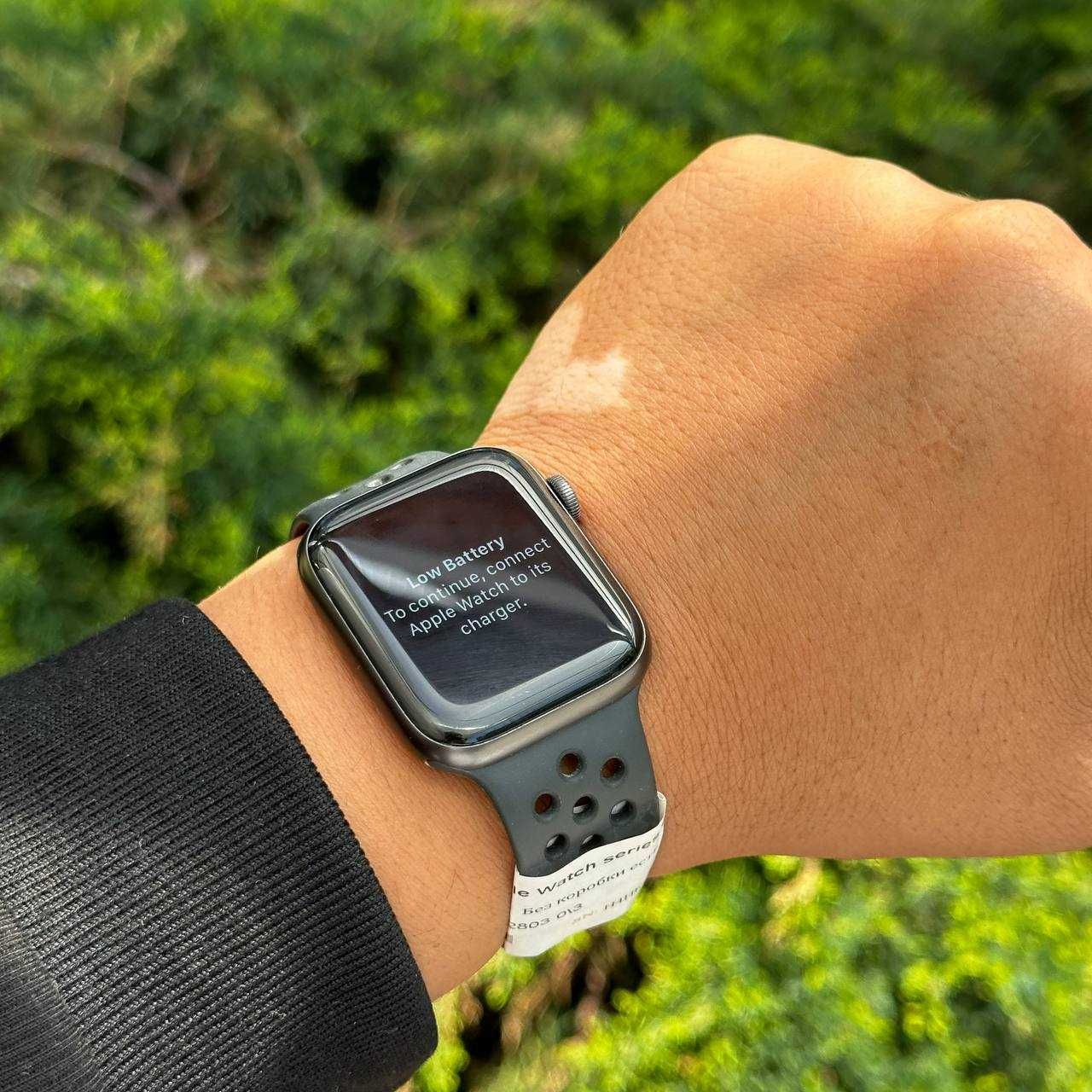 Apple Watch 6 44 мм / LOMBARD