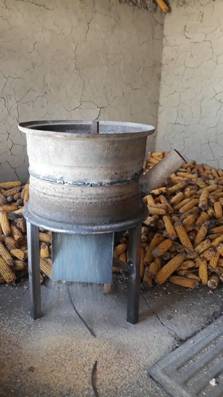 Дробилка для зерна и кукурузы, ячмень , 3к в, 3000оборот 220 v