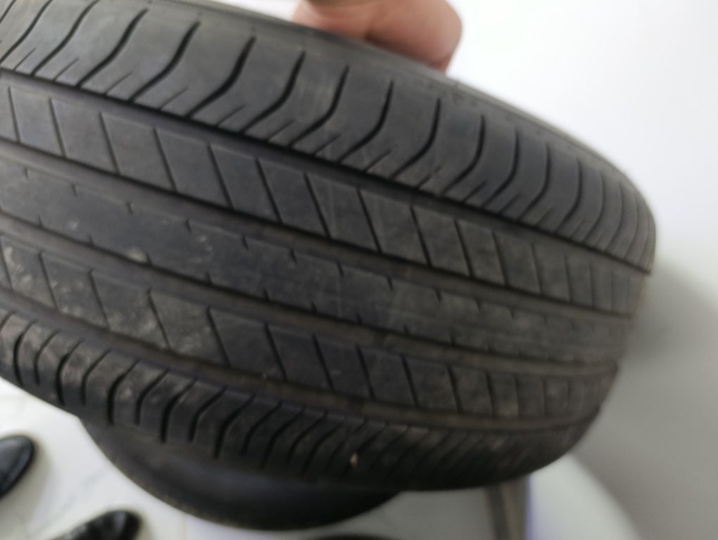 2 шины Dunlop 255/50/20