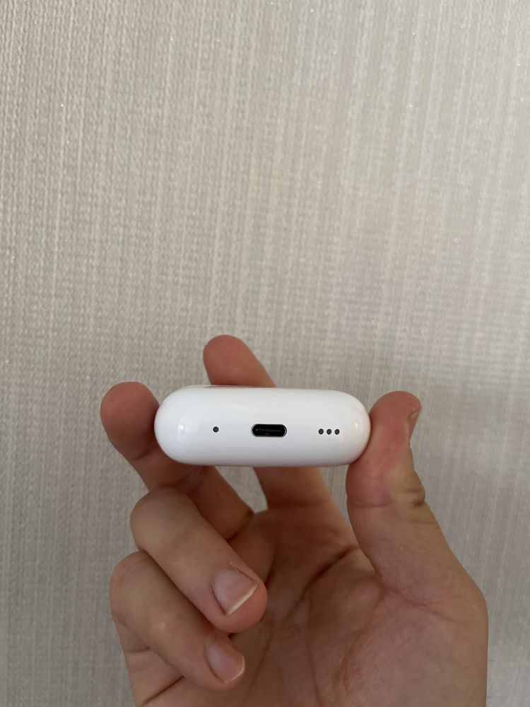Наушники Apple AirPods Pro 2 with Type-C/Wireless Charging белый