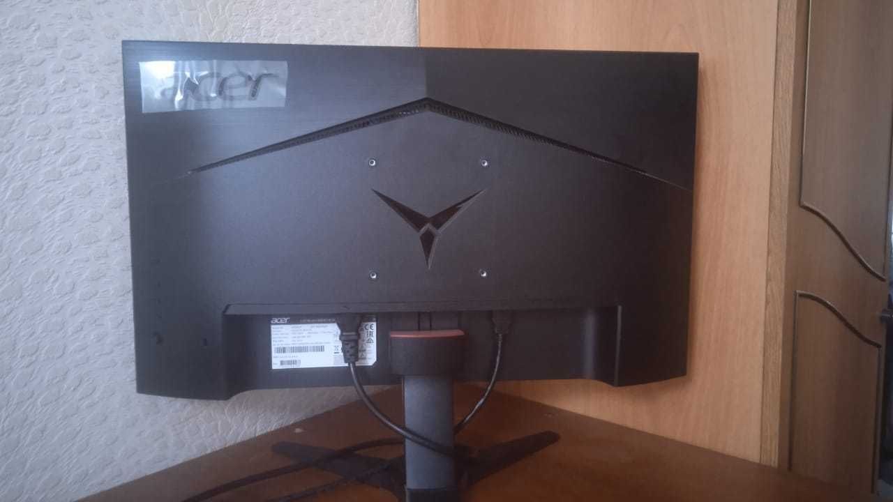 Монитор Acer 24 дюйма, месяц в использовании, документы есть