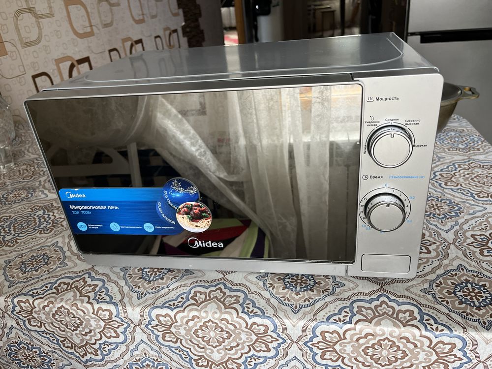 Микроволновая печь / микроволновка  Midea