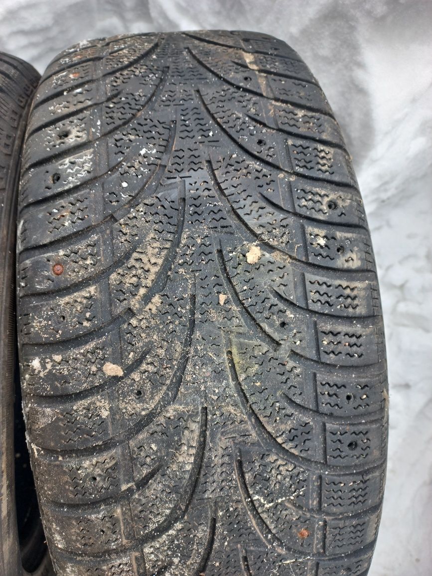 Продам резину зимнюю 235/55R17