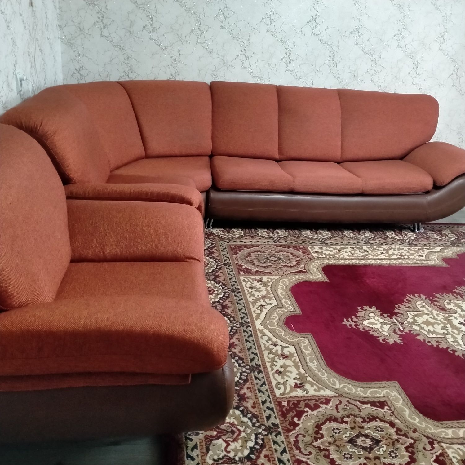 Продам мягкий уголок длиной шесть метров