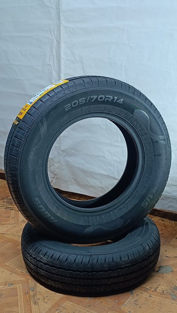 205/70R14  APLUS