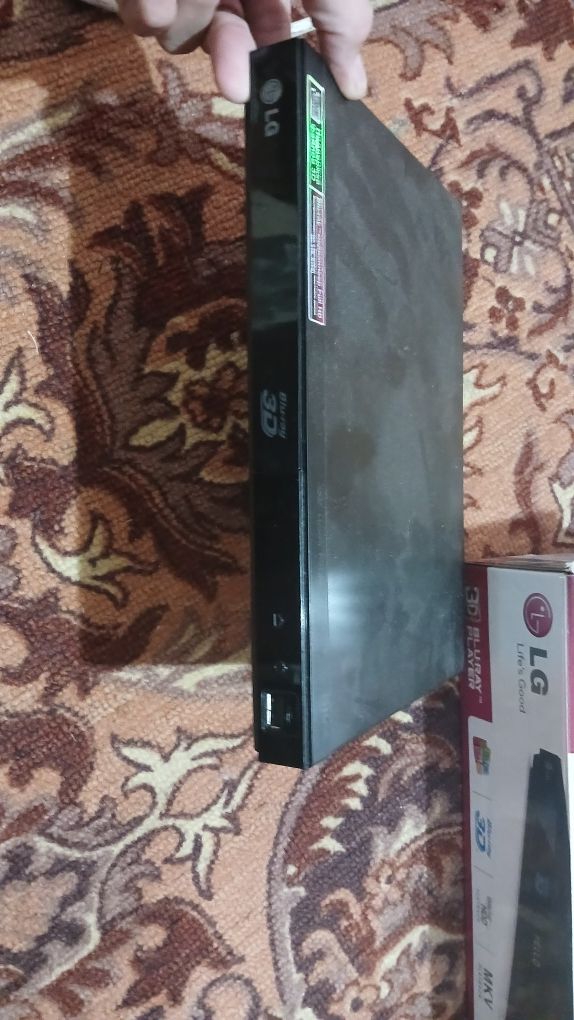 Продам LG BP325 в хорошем состоянии