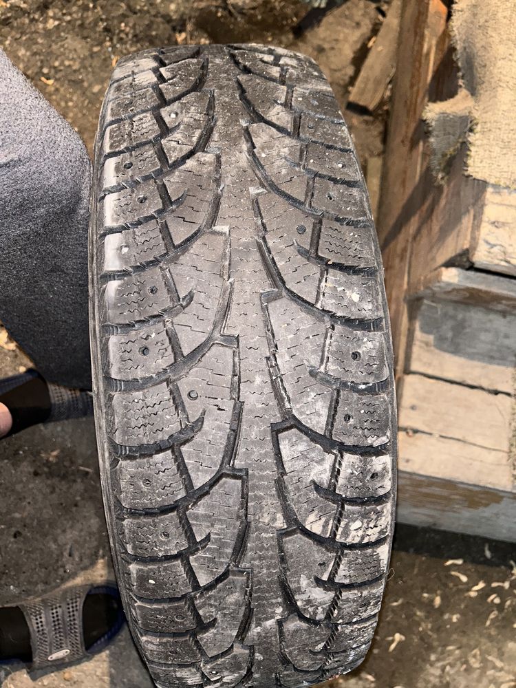 Hankook 215/70R16