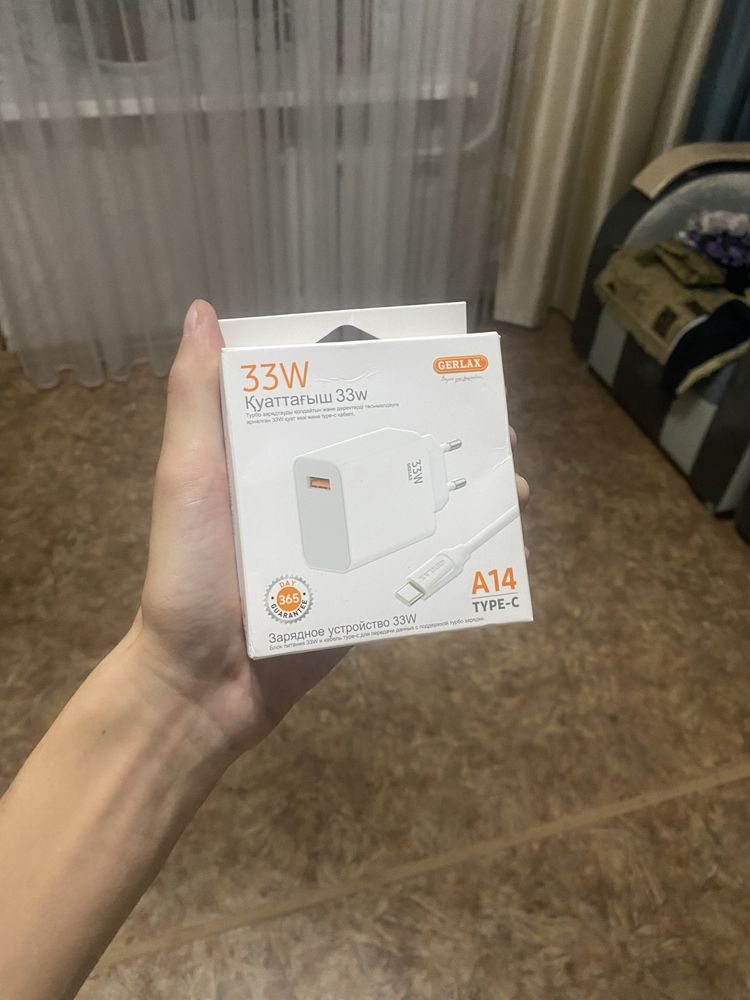 Продам Зарядка на Самсунг Тайпси