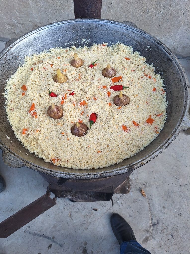 Повар на выезд, готовим плов , шашлыки , разные блюда.