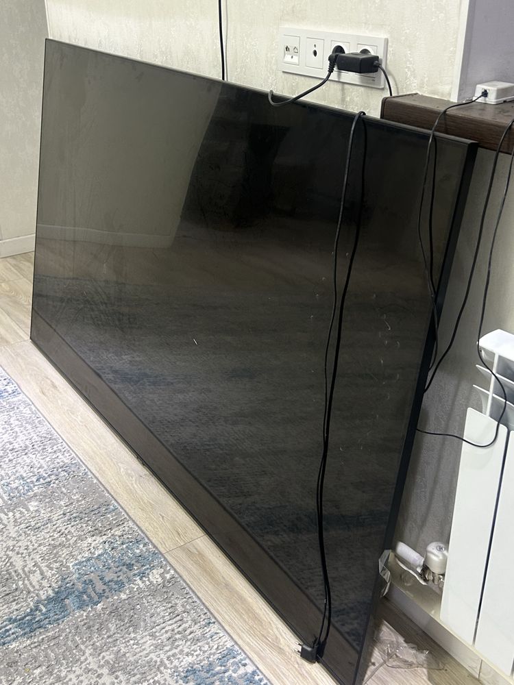 82” Samsung на запчасти | Экран разбит | Модель UE82TU8000