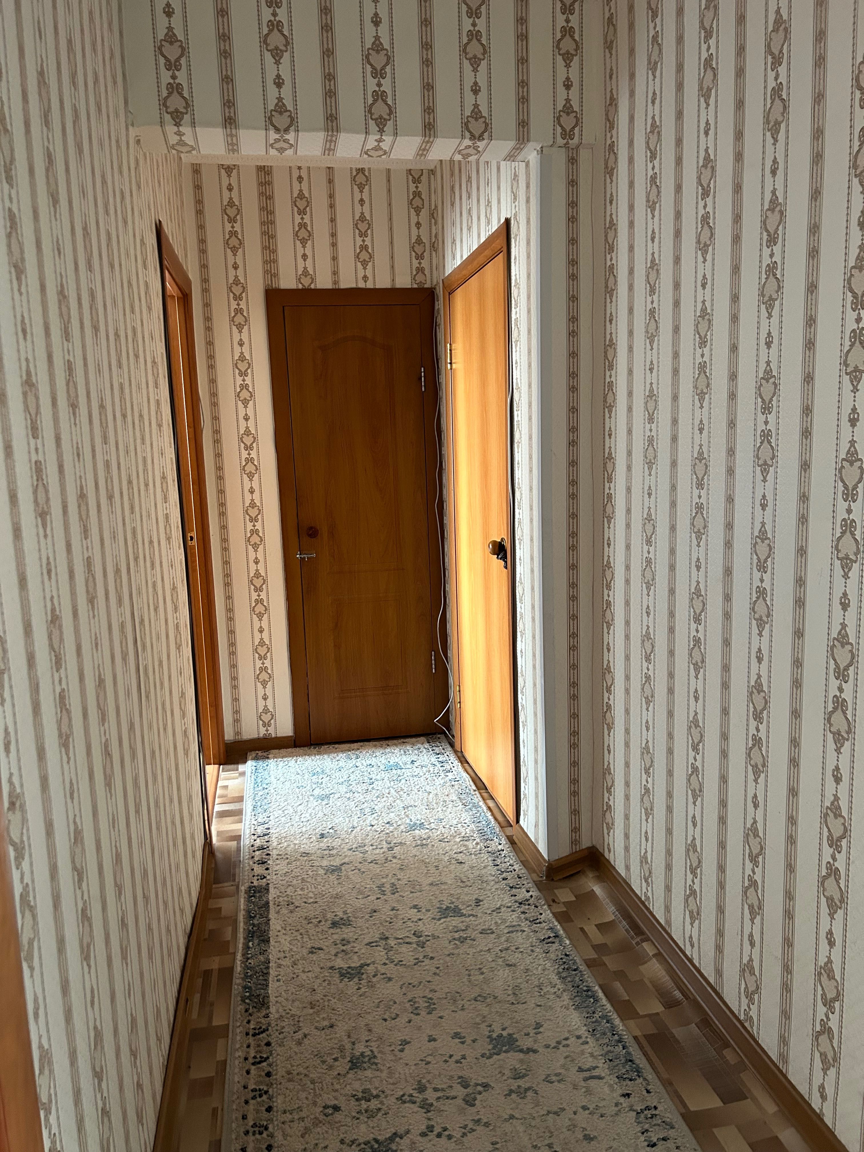 Продам в связи с переездом 4-х комнатную квартиру