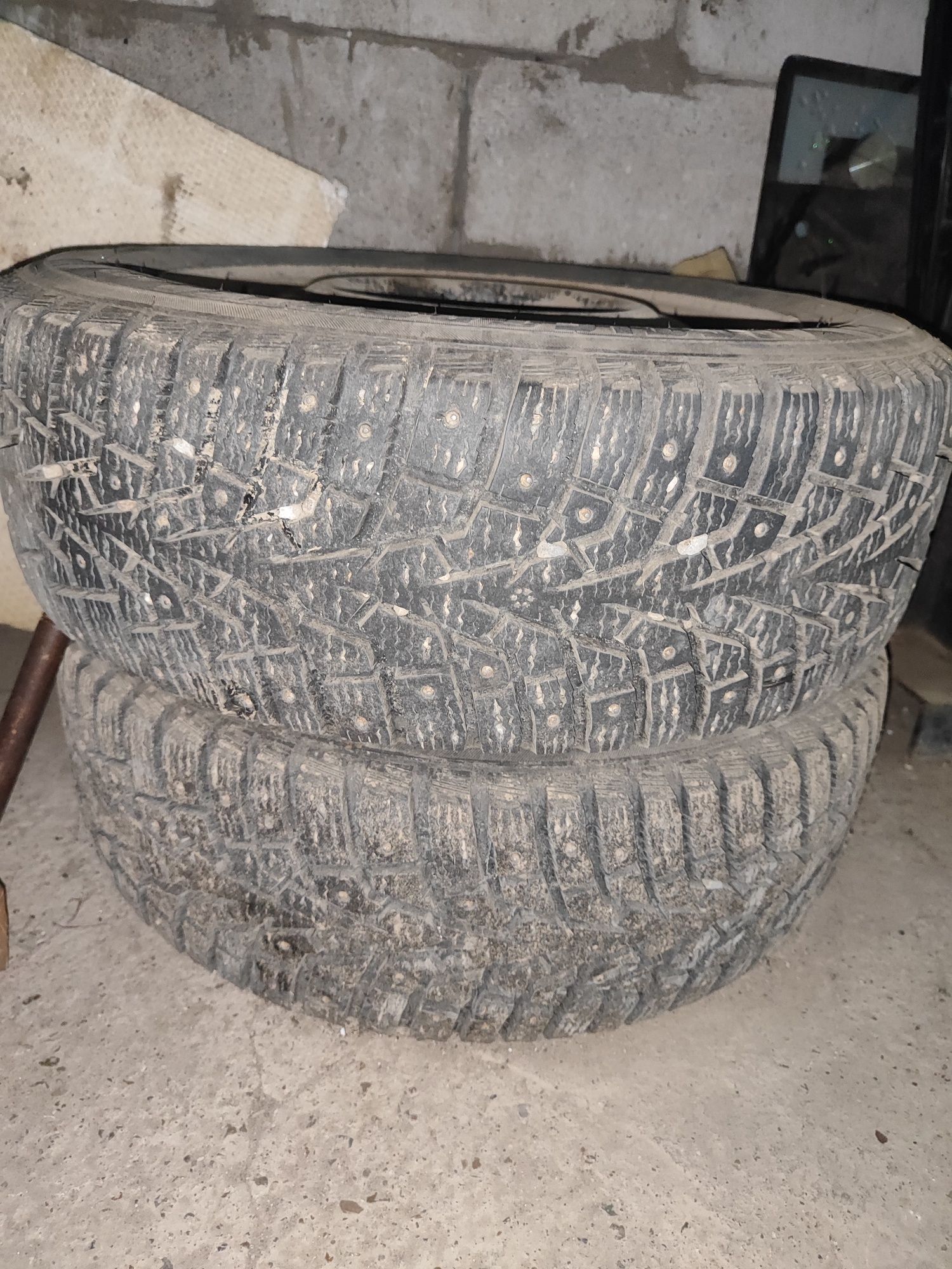 Продам шины зимние