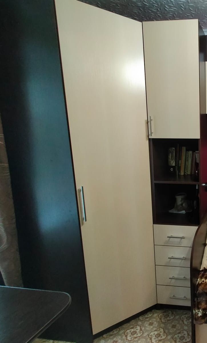 Продам шкафы,каждый по 50000 т