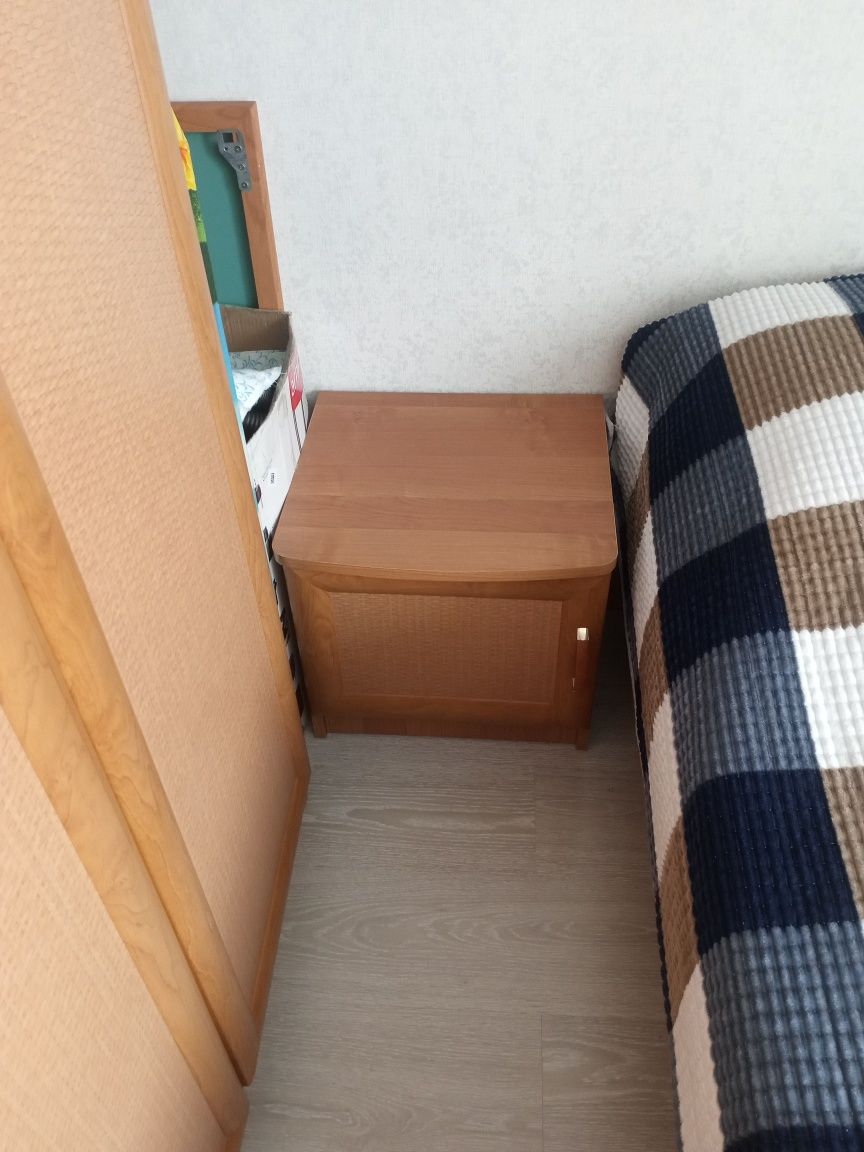 Продам спальный гарнитур