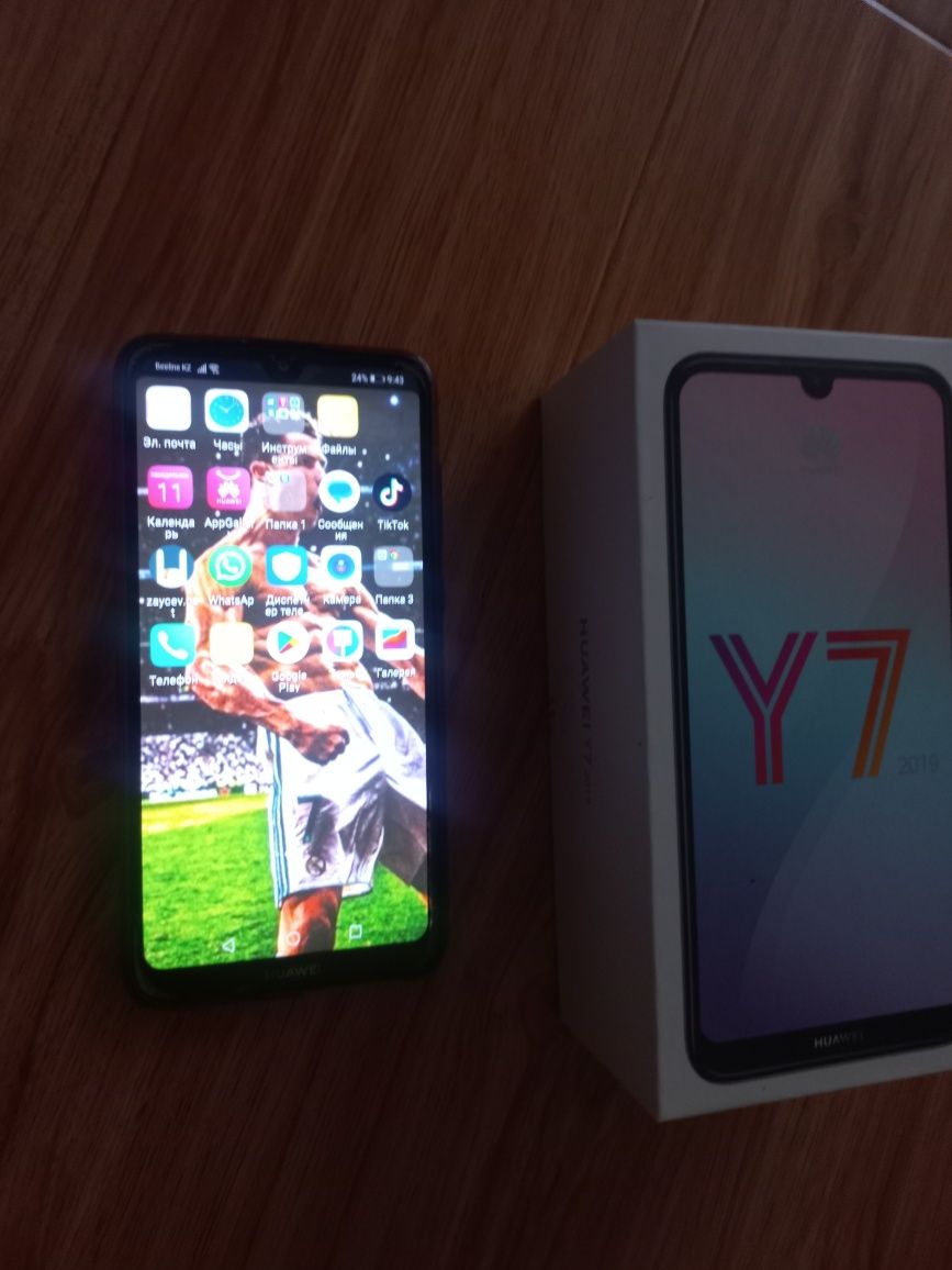 Продаётся телефон Huawei Y7