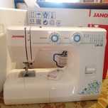Швейная машинка JANOME